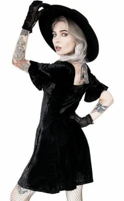 Restyle Black Velvet Sweetheart Dress