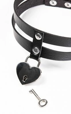 Cold Black Heart Captivated Lock Choker Accessories