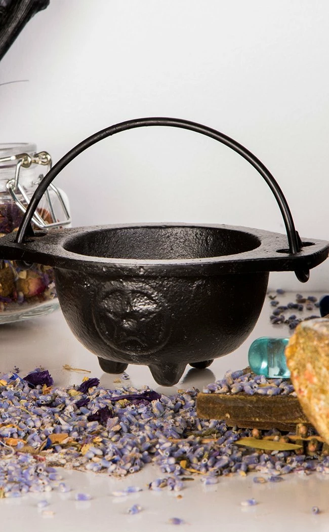 Cauldrons Cast Iron Cauldron | Black Pentacle 6 Cauldrons Cast Iron Cauldron | Black Pentacle