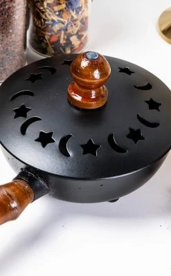 The Haunted Mansion Ceremonial Smoking Pan | Black