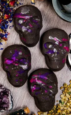 Aether Fade To Black Spooky Skull Bath Bomb
