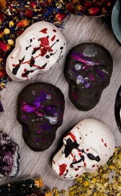 Aether Fade To Black Spooky Skull Bath Bomb