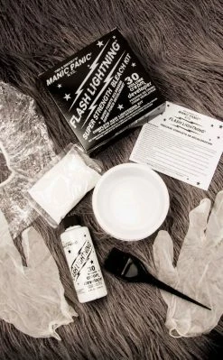Manic Panic Flash Lightning 30 Vol Bleach Kit Beauty