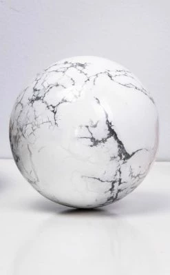 Crystals Howlite Sphere Witchcraft 8 Crystals Howlite Sphere Witchcraft