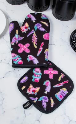 Drop Dead Gorgeous Kawaii Or Die Oven Mitt Set