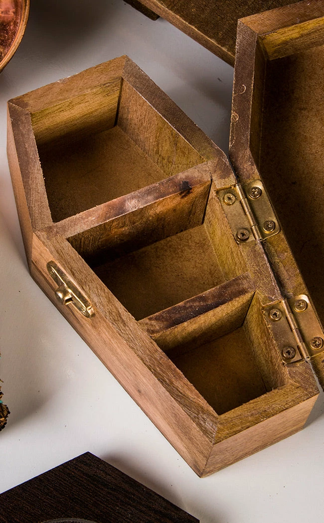 The Haunted Mansion Mini Coffin Shadow Box Jewellery 5 The Haunted Mansion Mini Coffin Shadow Box Jewellery