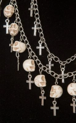 Cold Black Heart Of Corpse You Can Necklace