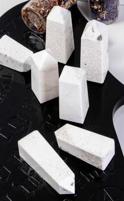 Crystals Polished Point | Scolecite