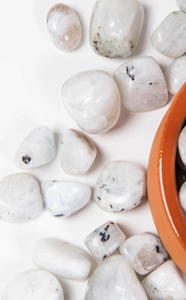 Crystals Witchcraft Tumbled Stones | Rainbow Moonstone 6 Crystals Witchcraft Tumbled Stones | Rainbow Moonstone