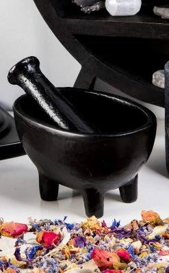TB Wrought Iron Mortar And Pestle